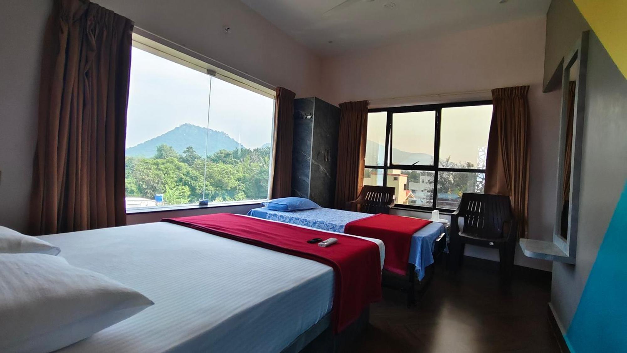 Om Lingeswaran Home Stay Tiruvannāmalai Exteriér fotografie